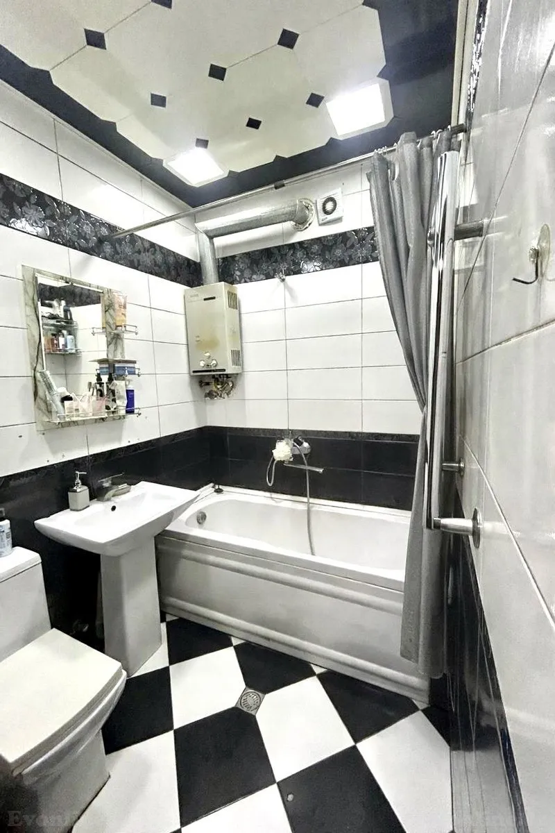 Satılır 2 otaqlı Mənzil Köhnə tikili 60 m² Xalqlar Dostluğu m. - şəkil 7