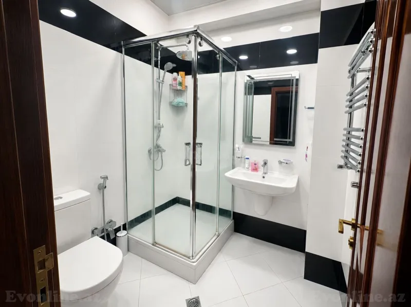 Satılır 3 otaqlı Mənzil Yeni tikili 160 m² 28 May m. - şəkil 12
