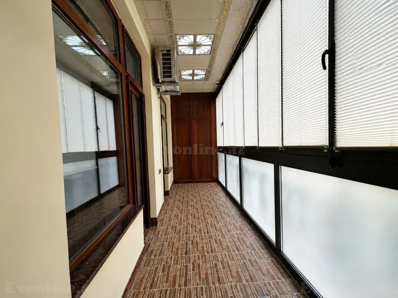 Satılır 3 otaqlı Mənzil Yeni tikili 160 m² 28 May m. - şəkil 13