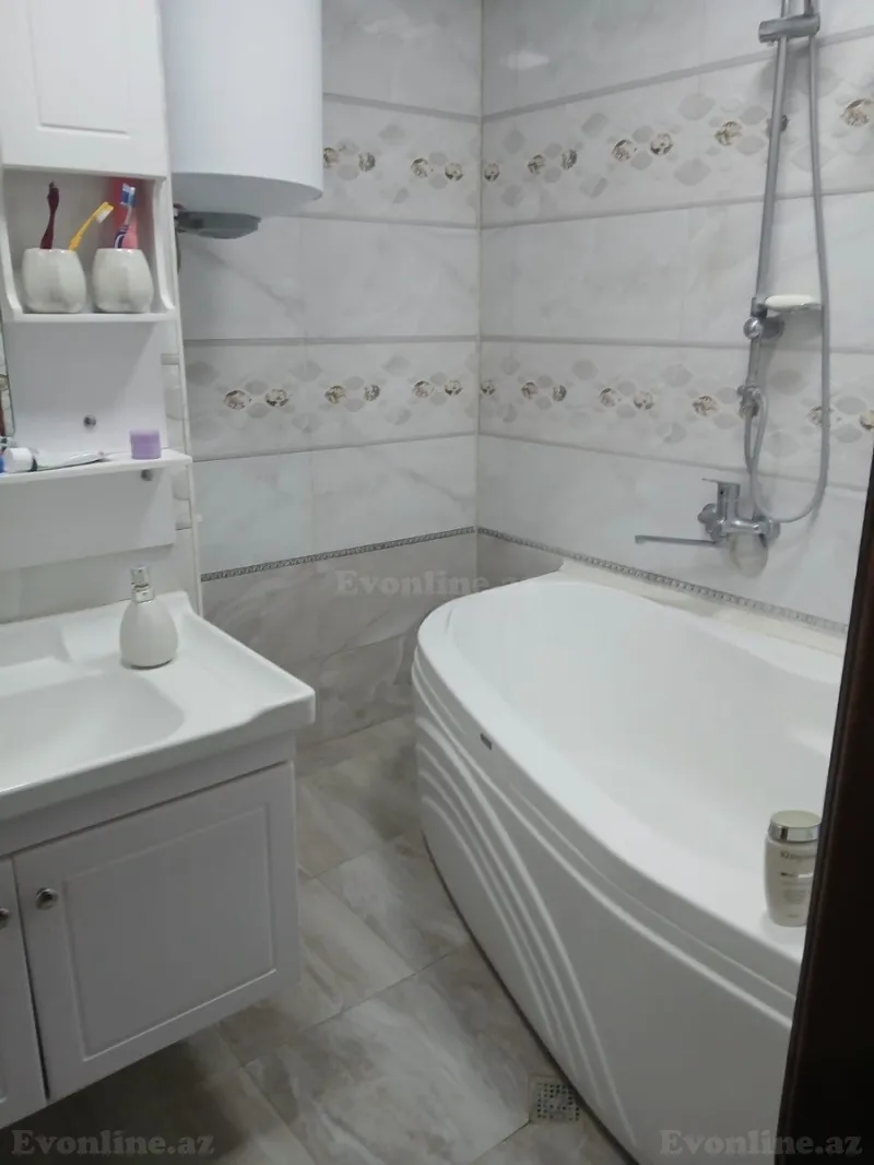 Satılır 4 otaqlı Mənzil Köhnə tikili 110 m² Azadlıq prospekti m. - şəkil 10