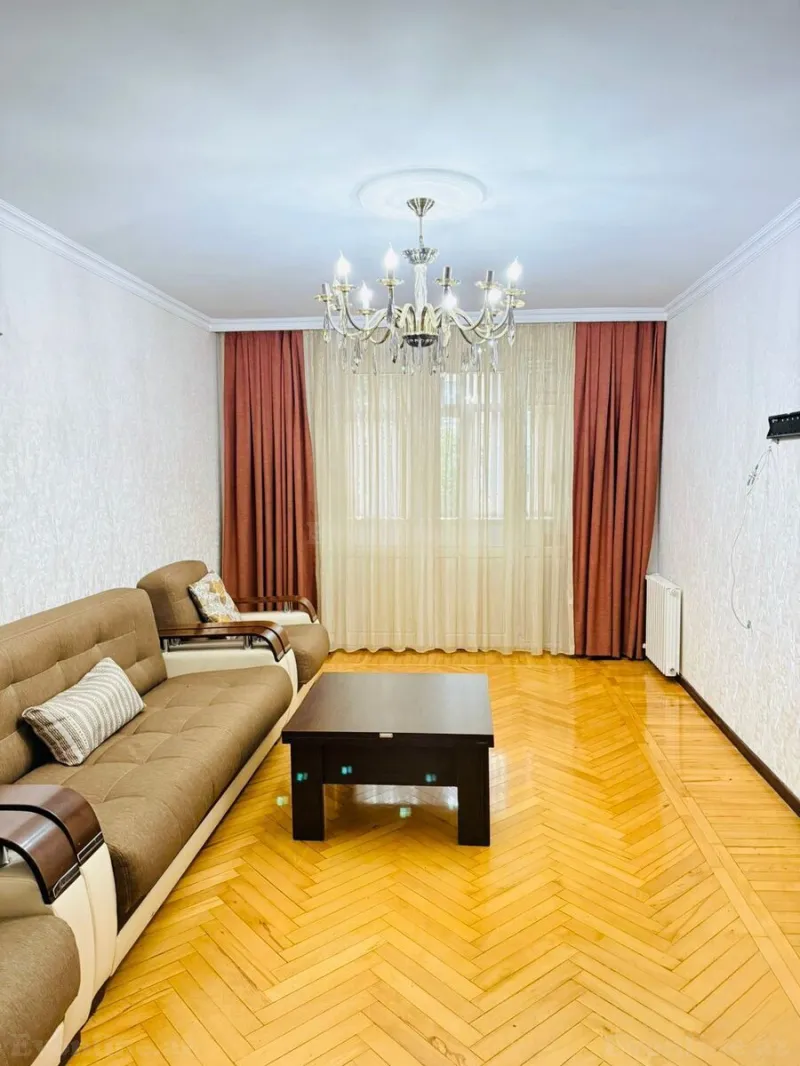 Satılır 3 otaqlı Mənzil Köhnə tikili 75 m² Elmlər Akademiyası m.