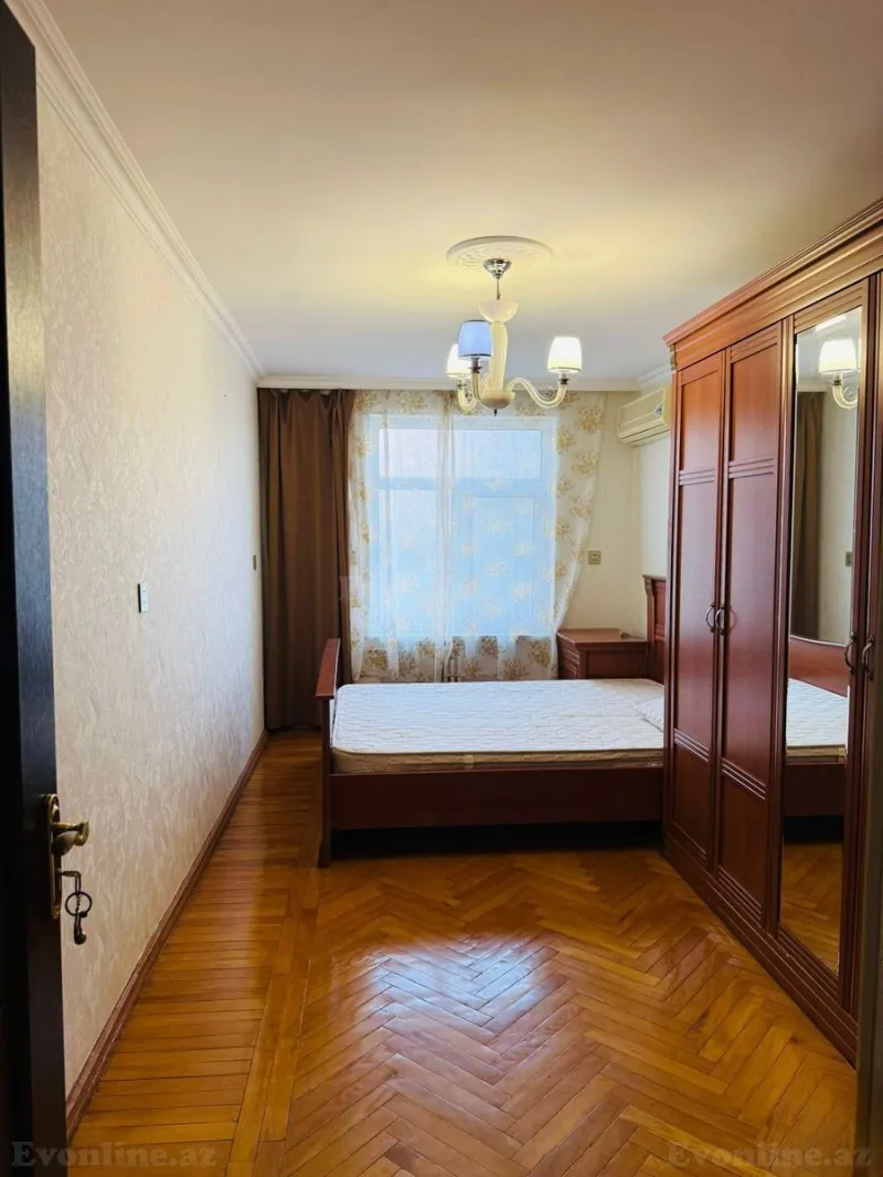 Satılır 3 otaqlı Mənzil Köhnə tikili 75 m² Elmlər Akademiyası m. - şəkil 2