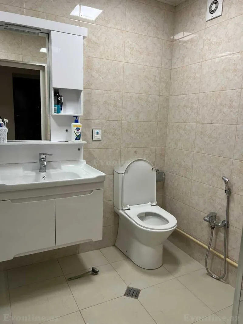 Kirayə verilir 2 otaqlı Mənzil Köhnə tikili 57 m² Elmlər Akademiyası m. - şəkil 3