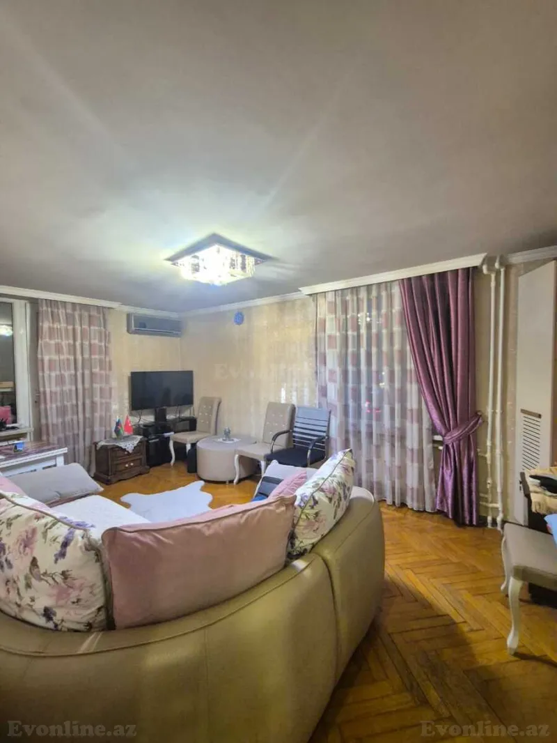 Satılır 3 otaqlı Mənzil Köhnə tikili 65 m² İnşaatçılar m. - şəkil 2