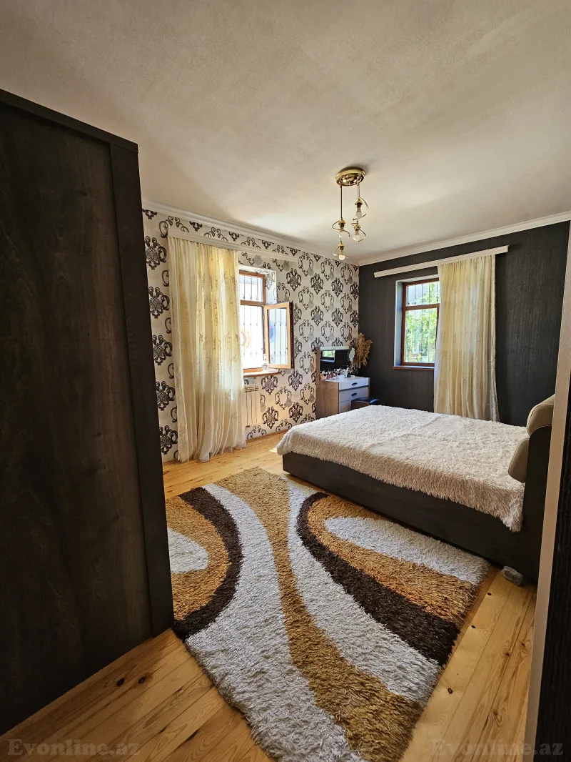 4 otaqlı Həyət evi 160 m² Saray Satılır