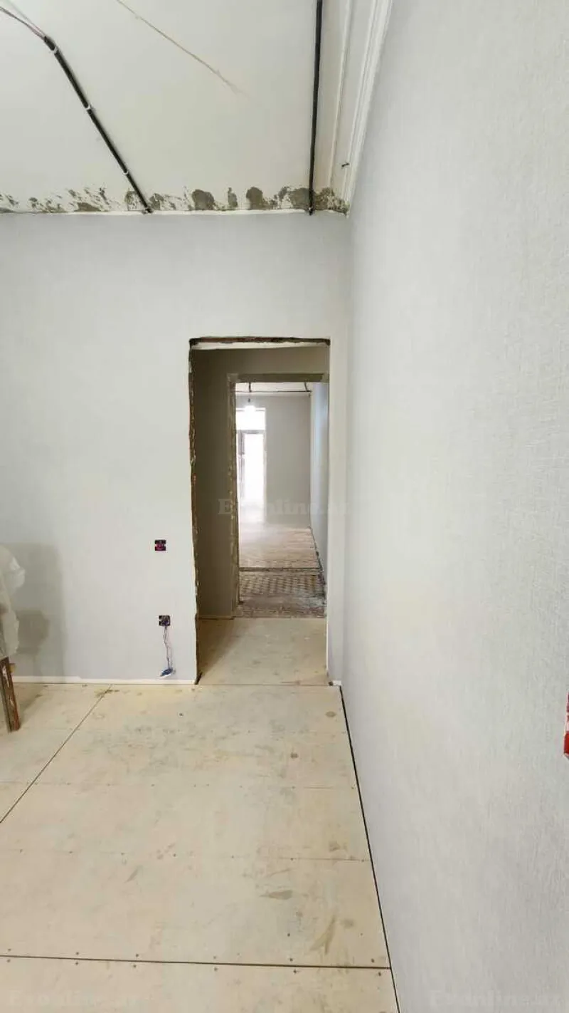 Satılır 2 otaqlı Mənzil Köhnə tikili 46 m² Yasamal r. - şəkil 6