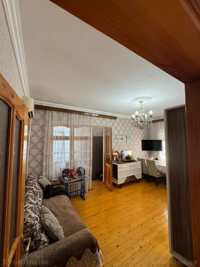 Satılır 2 otaqlı Mənzil Köhnə tikili 42 m² Qaraçuxur
