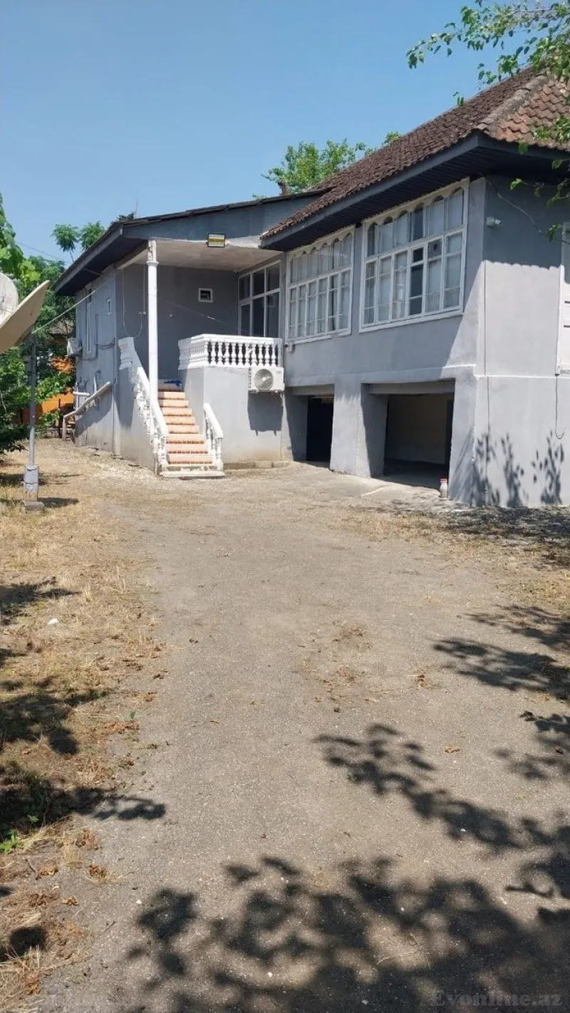 Satılır 5 otaqlı Həyət evi 200 m² Astara