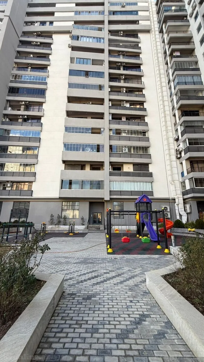 Satılır 3 otaqlı Mənzil Yeni tikili 160 m² Elmlər Akademiyası m. - şəkil 9