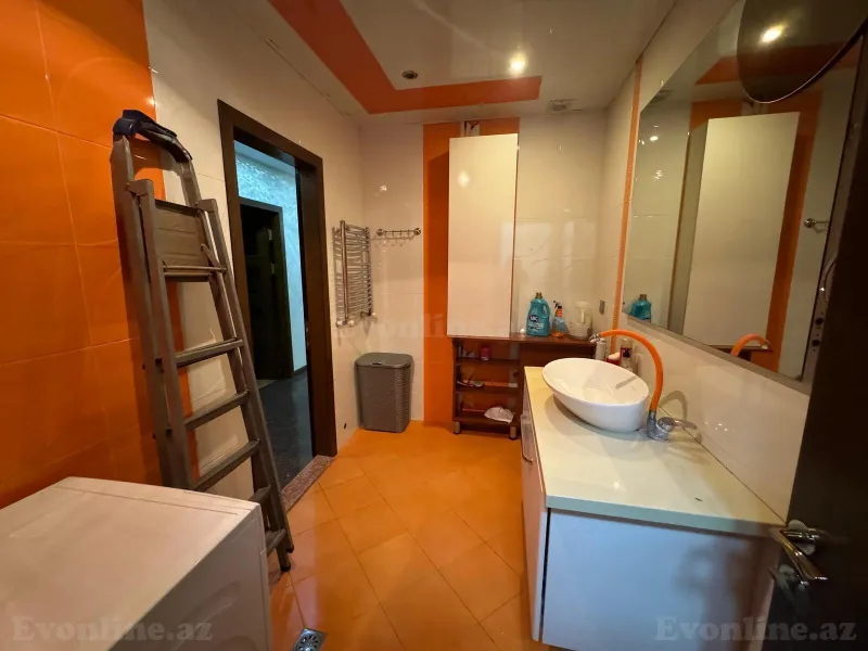 Kirayə verilir 4 otaqlı Mənzil Yeni tikili 200 m² Nərimanov r. - şəkil 17