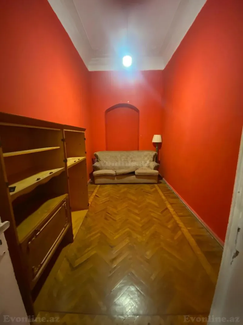 Kirayə verilir 3 otaqlı Mənzil Köhnə tikili 80 m² 28 May m.