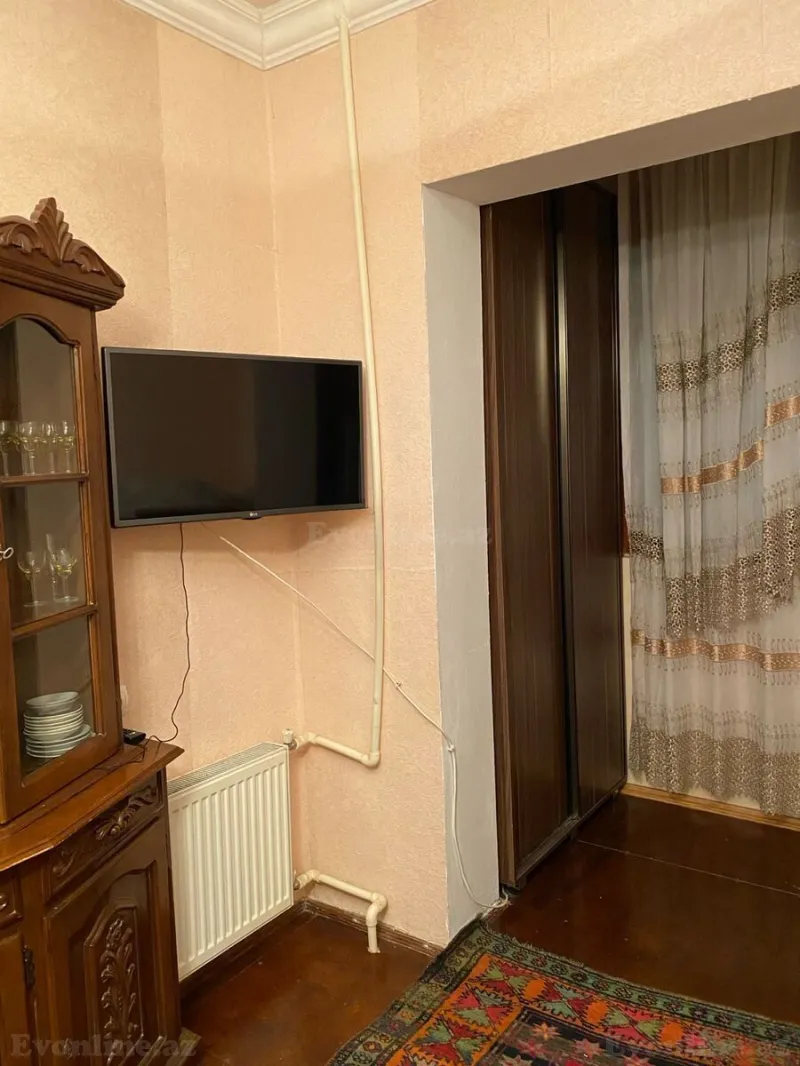 Kirayə verilir 2 otaqlı Mənzil Köhnə tikili 35 m² Nəsimi m. - şəkil 2