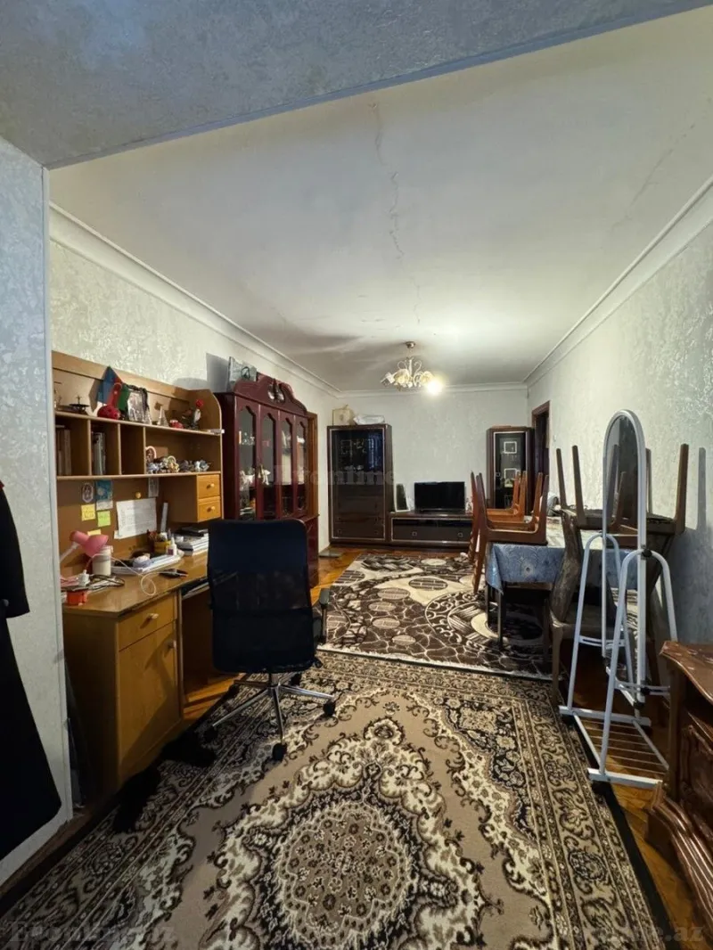 3 otaqlı Mənzil 65 m² Elmlər Akademiyası m. Satılır