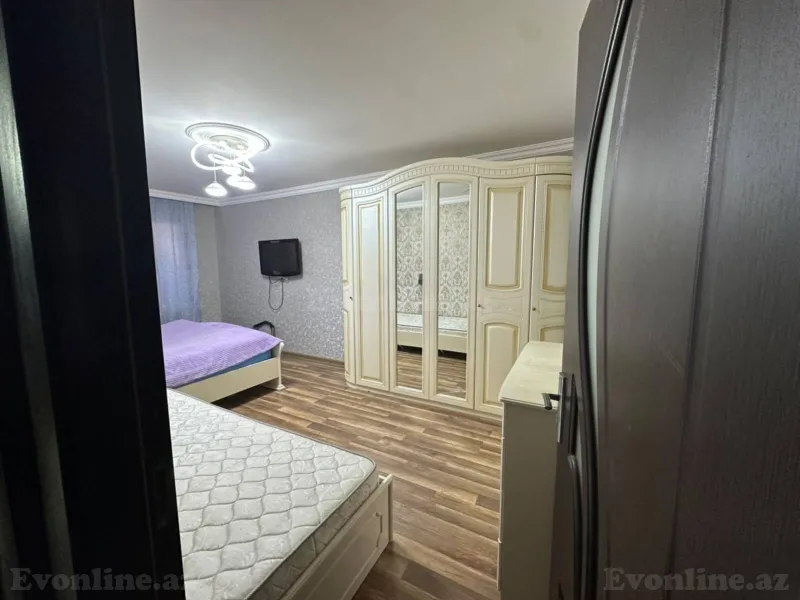Satılır 4 otaqlı Mənzil Köhnə tikili 90 m² Xalqlar Dostluğu m.