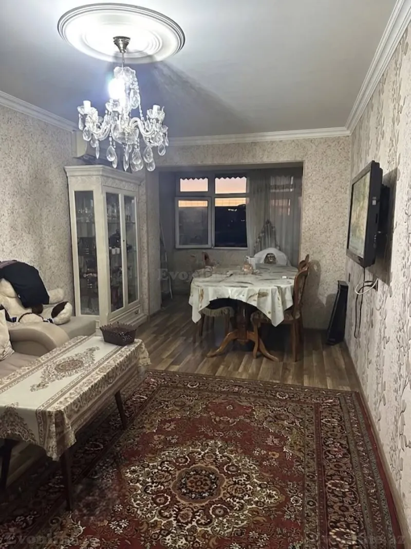 Satılır 4 otaqlı Mənzil Köhnə tikili 90 m² Xalqlar Dostluğu m. - şəkil 4