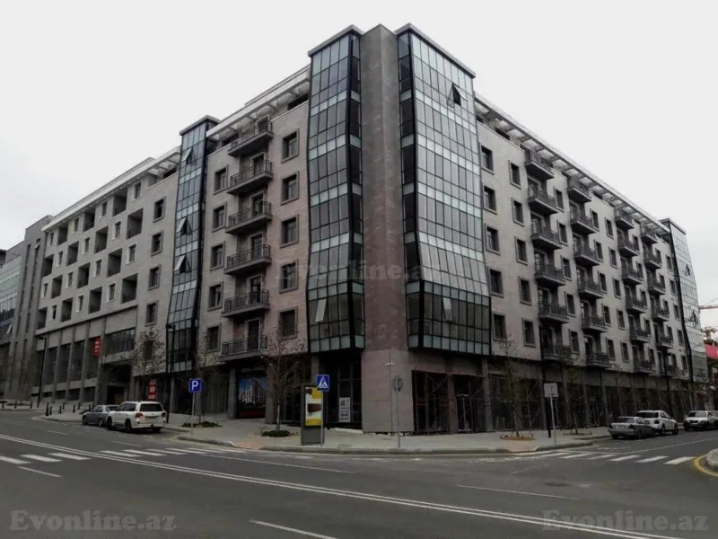 4 otaqlı Mənzil 225 m² Ağ şəhər Satılır