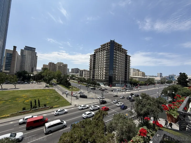 Satılır 3 otaqlı Mənzil Köhnə tikili 90 m² Xətai r. - şəkil 4