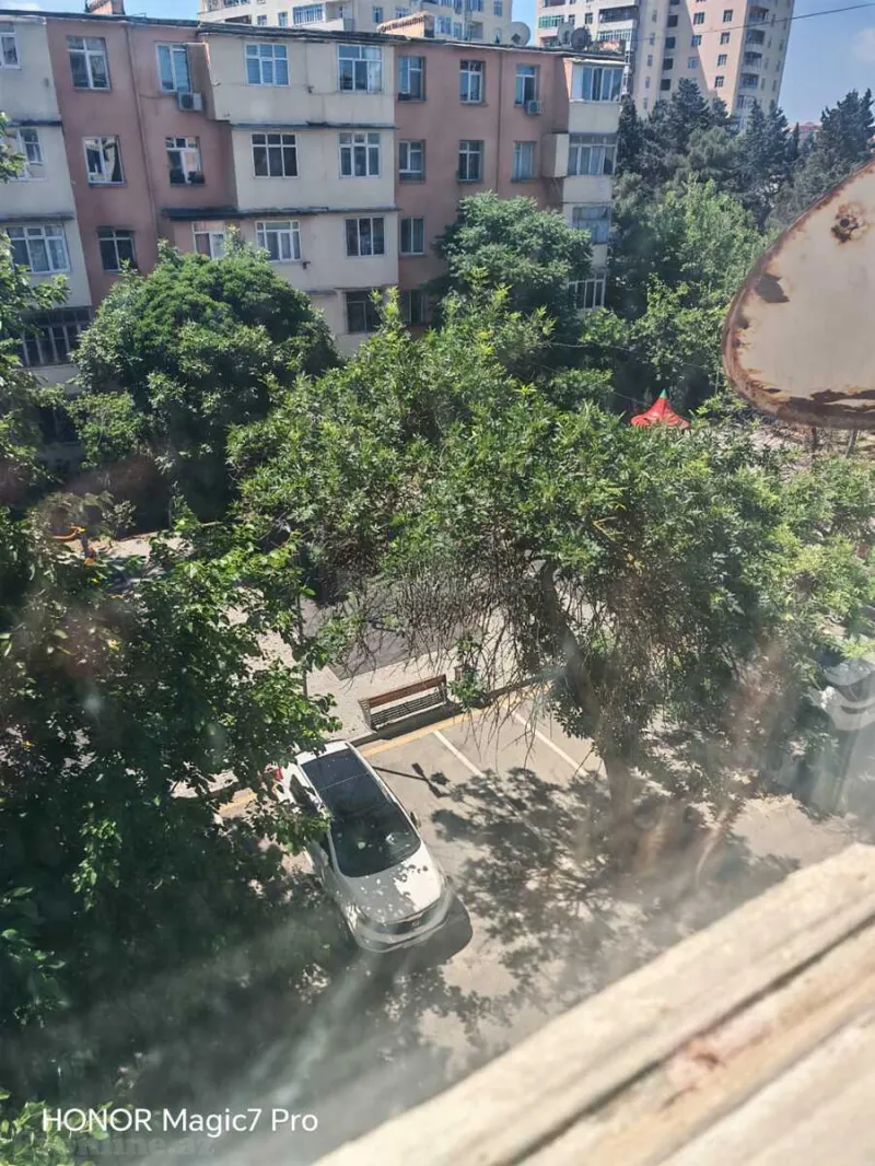 Satılır 3 otaqlı Mənzil Köhnə tikili 65 m² Qara Qarayev m. - şəkil 2