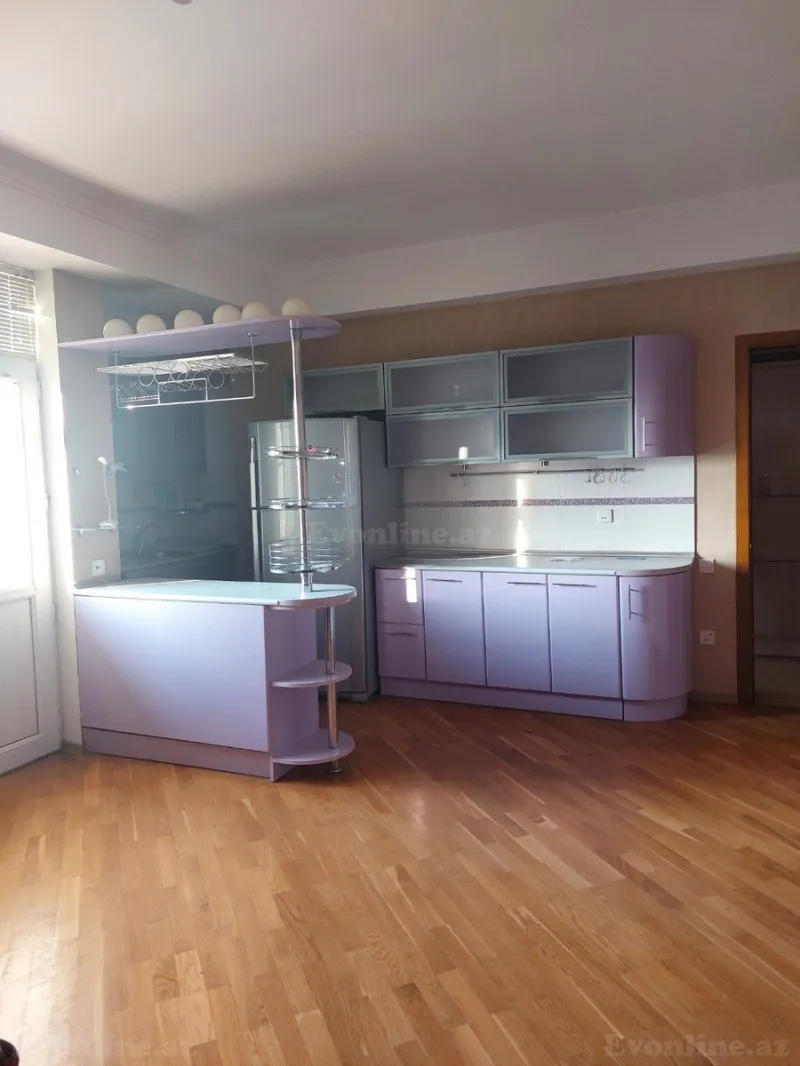 3 otaqlı Mənzil 121 m² Həzi Aslanov m. Kirayə verilir