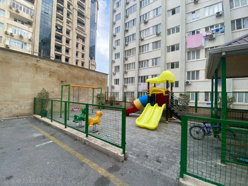 Satılır 4 otaqlı Mənzil Yeni tikili 200 m² Nizami m. - şəkil 9