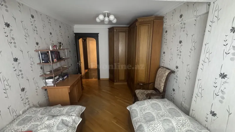 Satılır 3 otaqlı Mənzil Köhnə tikili 95 m² Yasamal r. - şəkil 8