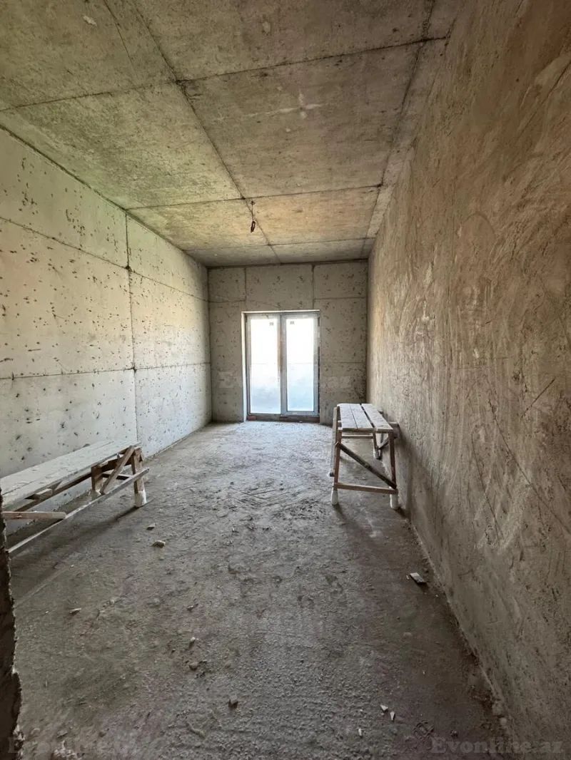 3 otaqlı Mənzil 139 m² İnşaatçılar m. Satılır