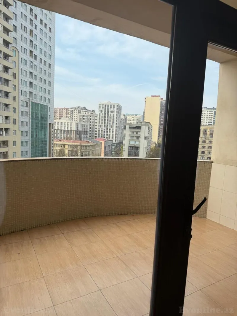 Kirayə verilir 3 otaqlı Mənzil Yeni tikili 156 m² Nərimanov r. - şəkil 18