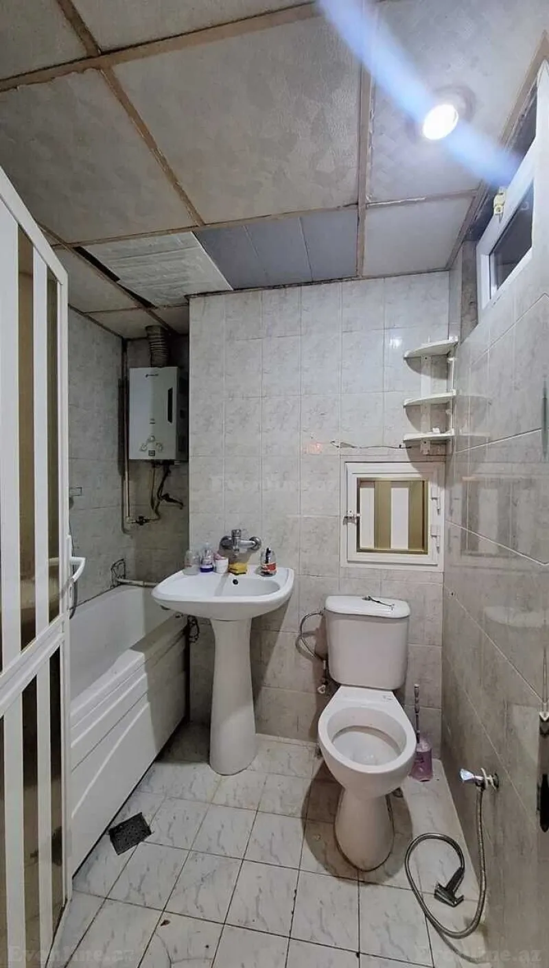 Kirayə verilir 2 otaqlı Mənzil Köhnə tikili 75 m² Memar Əcəmi m. - şəkil 5