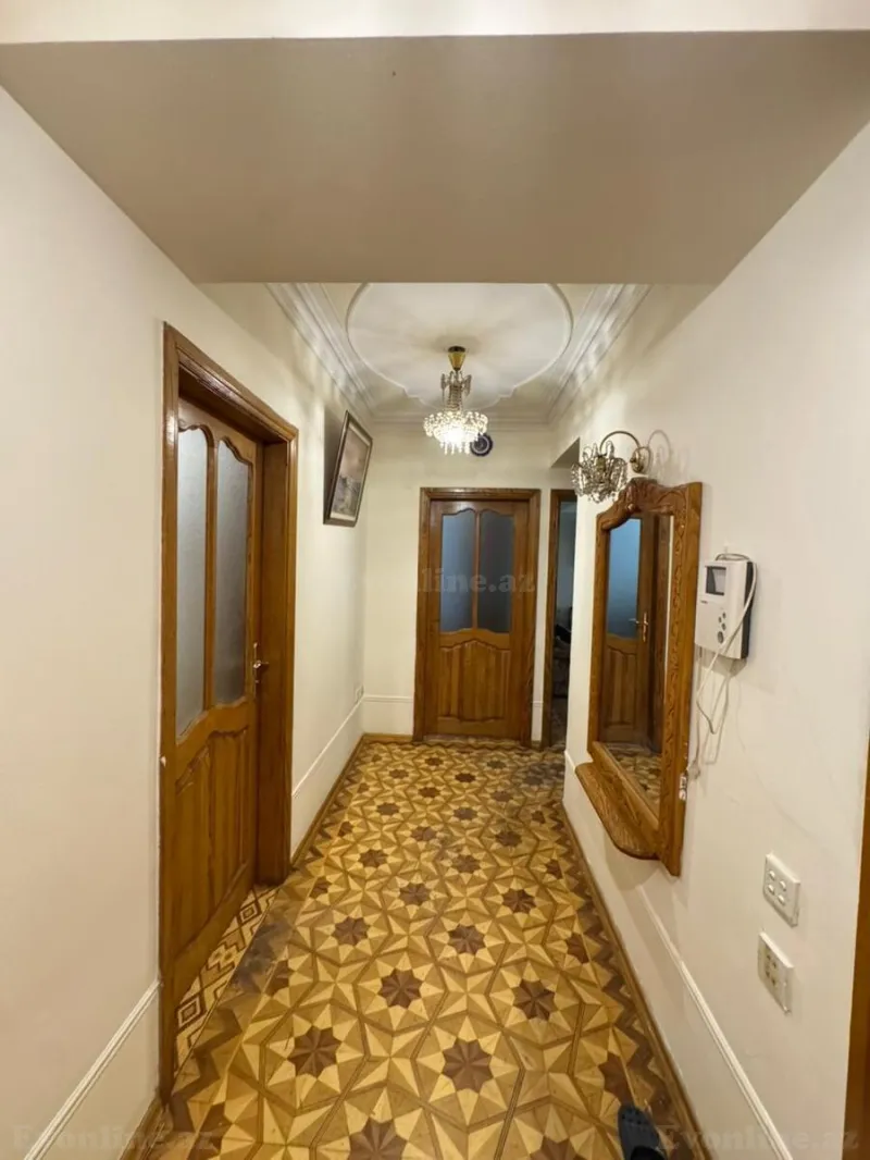 Satılır 3 otaqlı Mənzil Köhnə tikili 95 m² Gənclik m. - şəkil 4
