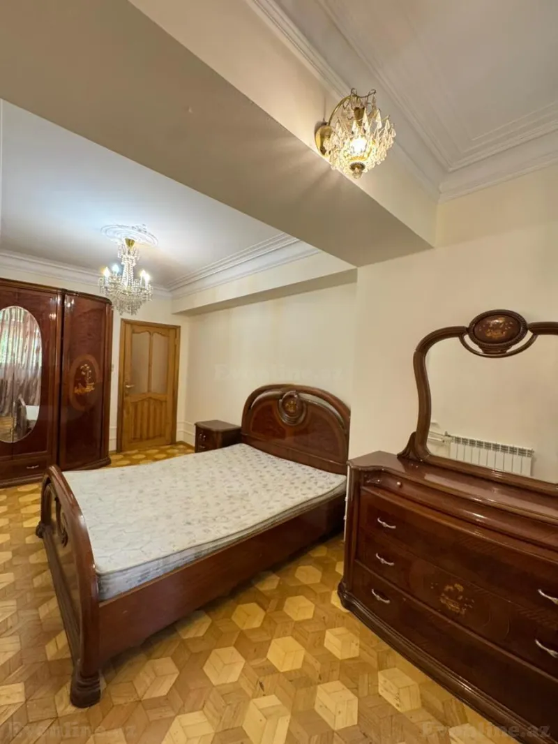 Satılır 3 otaqlı Mənzil Köhnə tikili 95 m² Gənclik m. - şəkil 5