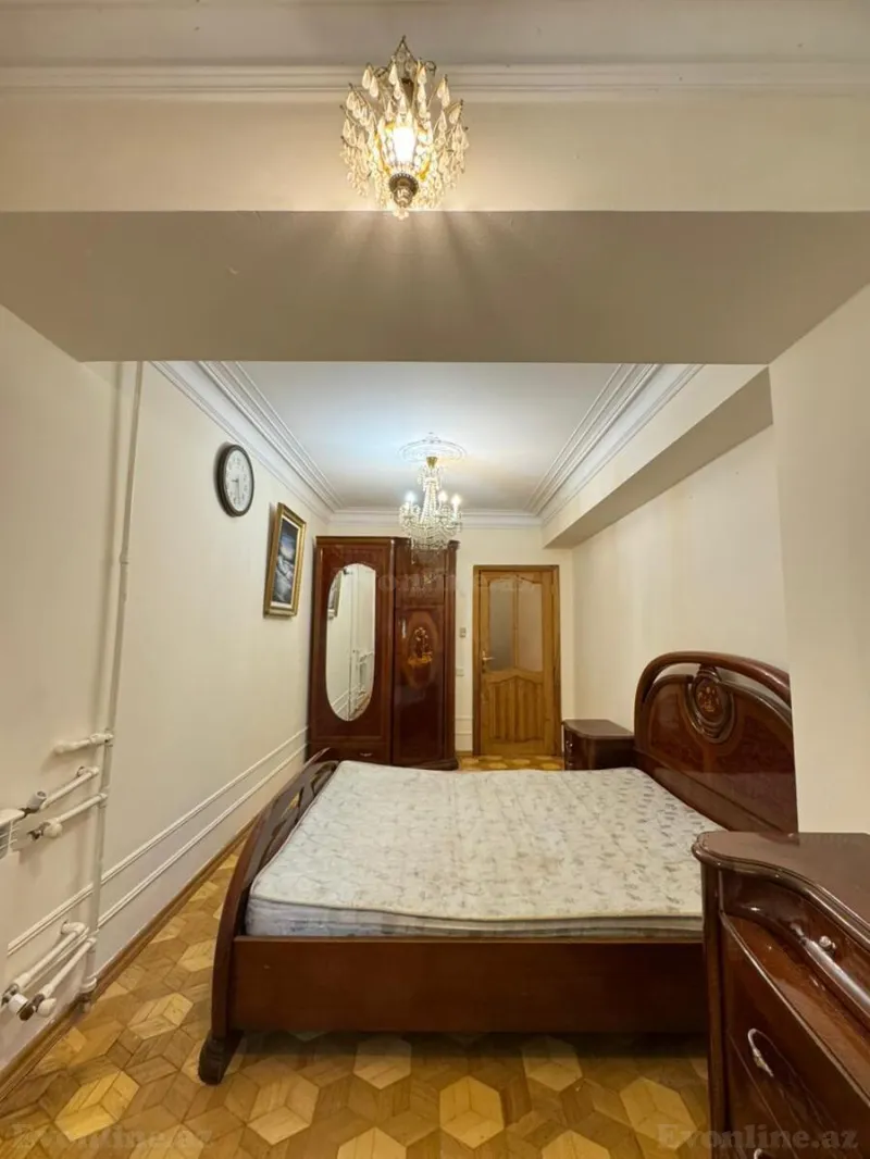Satılır 3 otaqlı Mənzil Köhnə tikili 95 m² Gənclik m. - şəkil 6