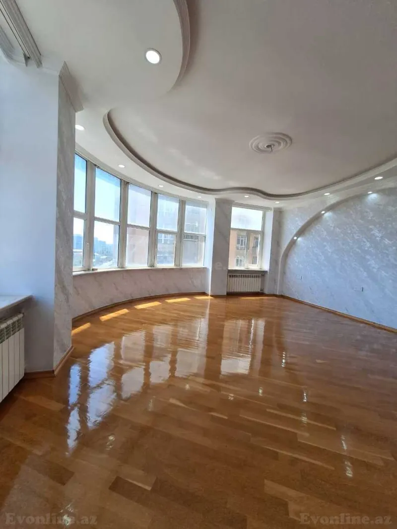 3 otaqlı Mənzil 160 m² Elmlər Akademiyası m. Satılır