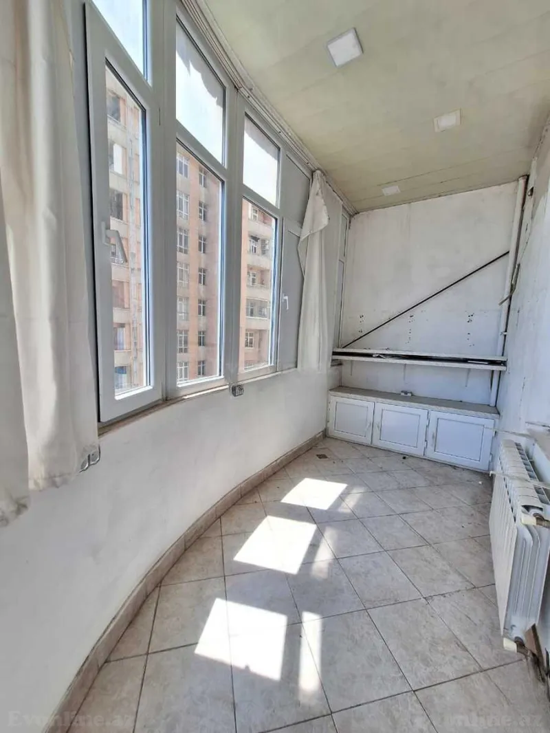 Satılır 3 otaqlı Mənzil Yeni tikili 160 m² Elmlər Akademiyası m. - şəkil 16