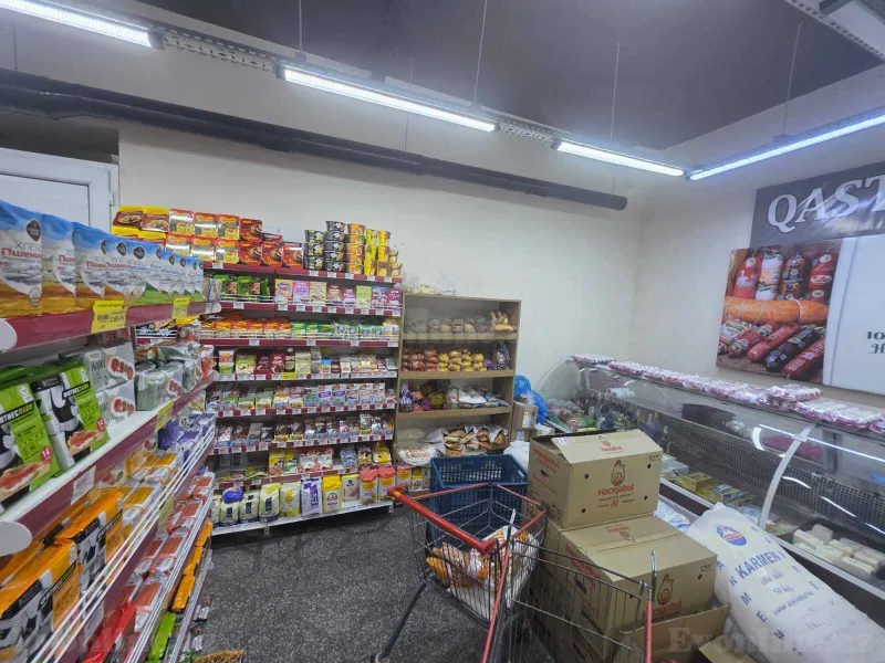 Obyekt 200 m² Elmlər Akademiyası m. Satılır