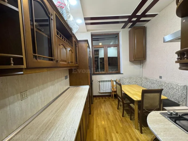 Kirayə verilir 3 otaqlı Mənzil Köhnə tikili 80 m² Nərimanov r. - şəkil 2