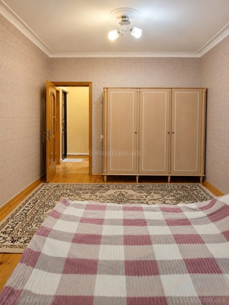 Kirayə verilir 4 otaqlı Mənzil Köhnə tikili 120 m² İnşaatçılar m. - şəkil 2