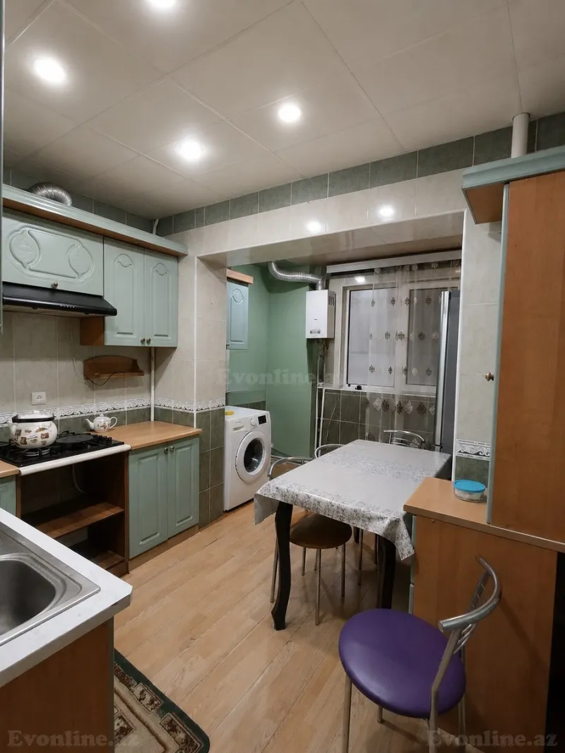 Kirayə verilir 4 otaqlı Mənzil Köhnə tikili 120 m² İnşaatçılar m. - şəkil 3
