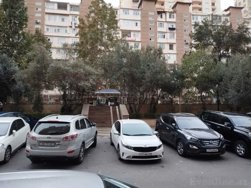Kirayə verilir 4 otaqlı Mənzil Köhnə tikili 120 m² İnşaatçılar m. - şəkil 9