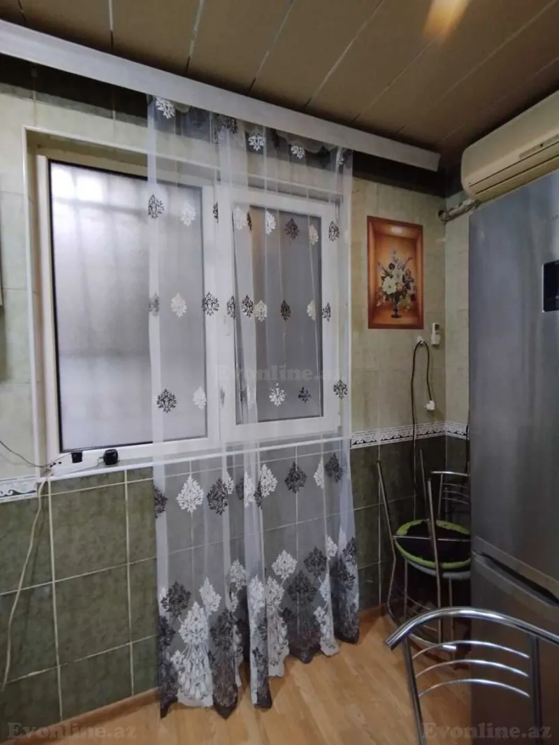 Kirayə verilir 4 otaqlı Mənzil Köhnə tikili 120 m² İnşaatçılar m. - şəkil 10