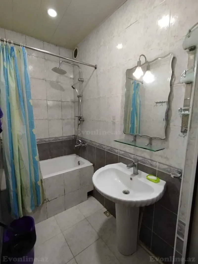 Kirayə verilir 4 otaqlı Mənzil Köhnə tikili 120 m² İnşaatçılar m. - şəkil 15