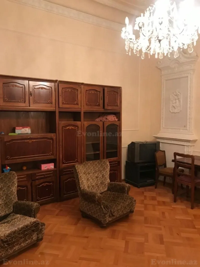 Satılır 3 otaqlı Mənzil Köhnə tikili 106 m² Səbail r. - şəkil 3
