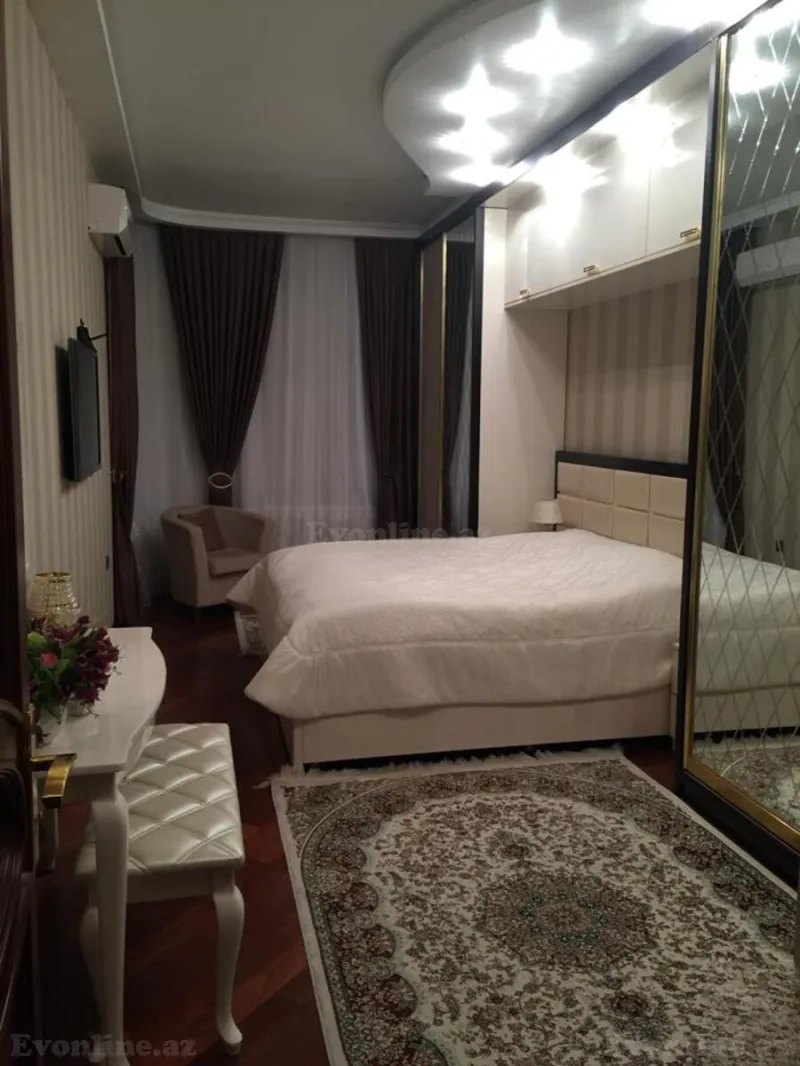 Satılır 5 otaqlı Mənzil Yeni tikili 220 m² Elmlər Akademiyası m. - şəkil 3