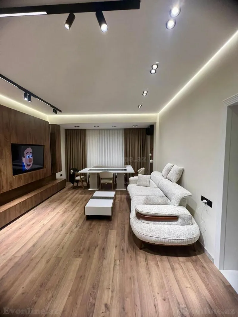4 otaqlı Mənzil 120 m² 28 May m. Kirayə verilir