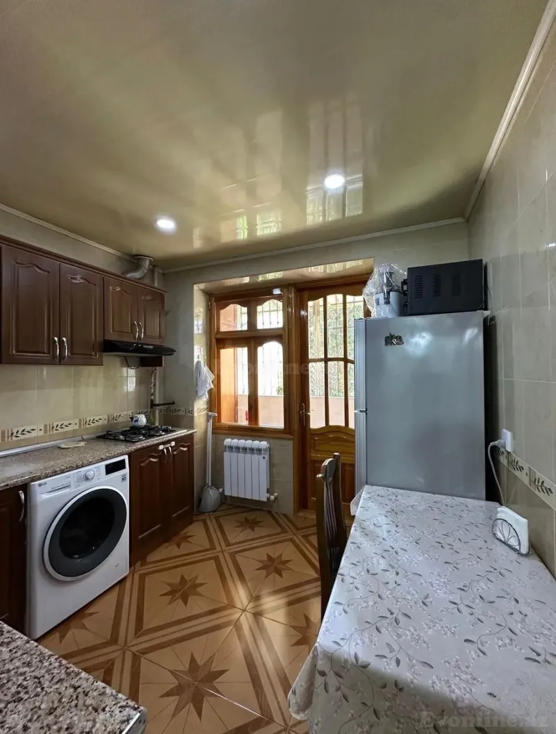Satılır 4 otaqlı Mənzil Köhnə tikili 102 m² Xalqlar Dostluğu m. - şəkil 6