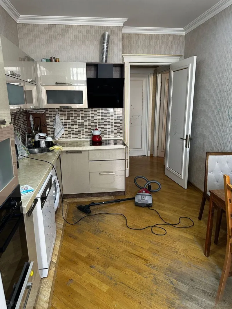 Satılır 3 otaqlı Mənzil Yeni tikili 120 m² Memar Əcəmi m. - şəkil 6