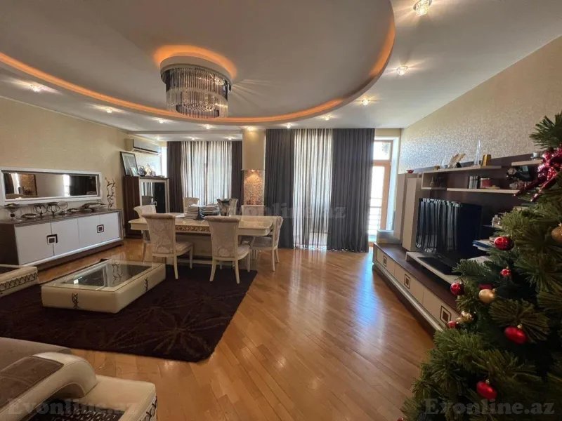 Kirayə verilir 3 otaqlı Mənzil Yeni tikili 160 m² 28 May m.