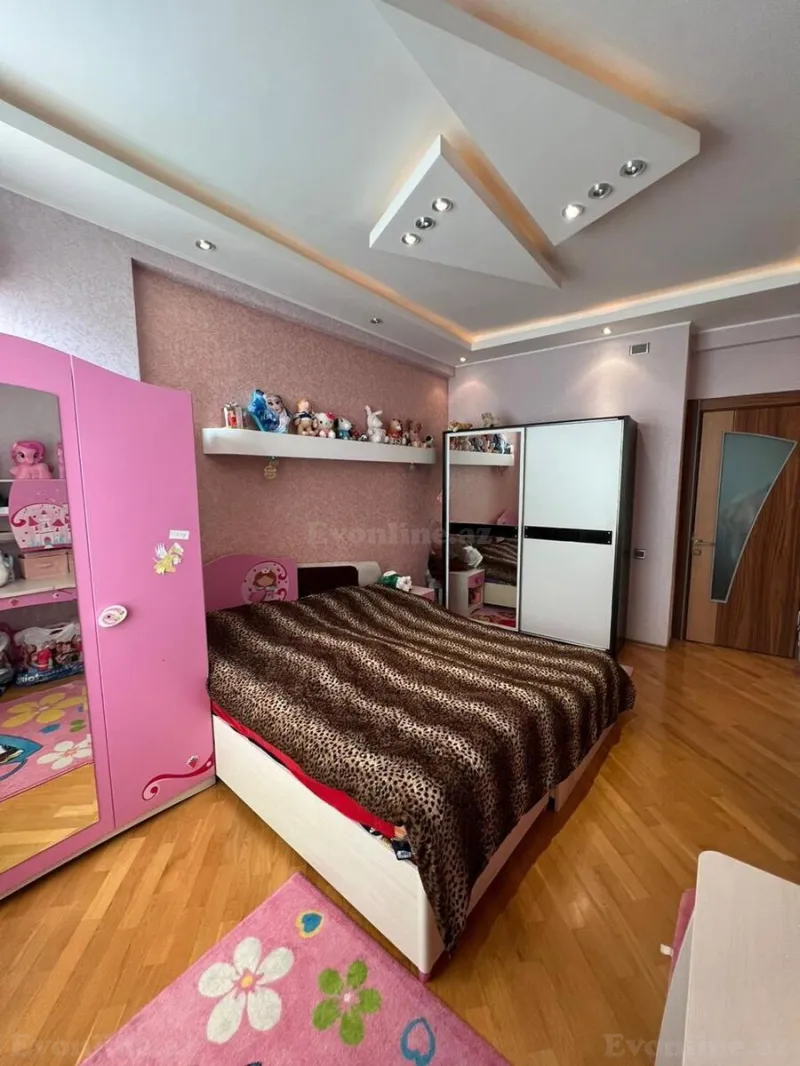 Kirayə verilir 3 otaqlı Mənzil Yeni tikili 160 m² 28 May m. - şəkil 11