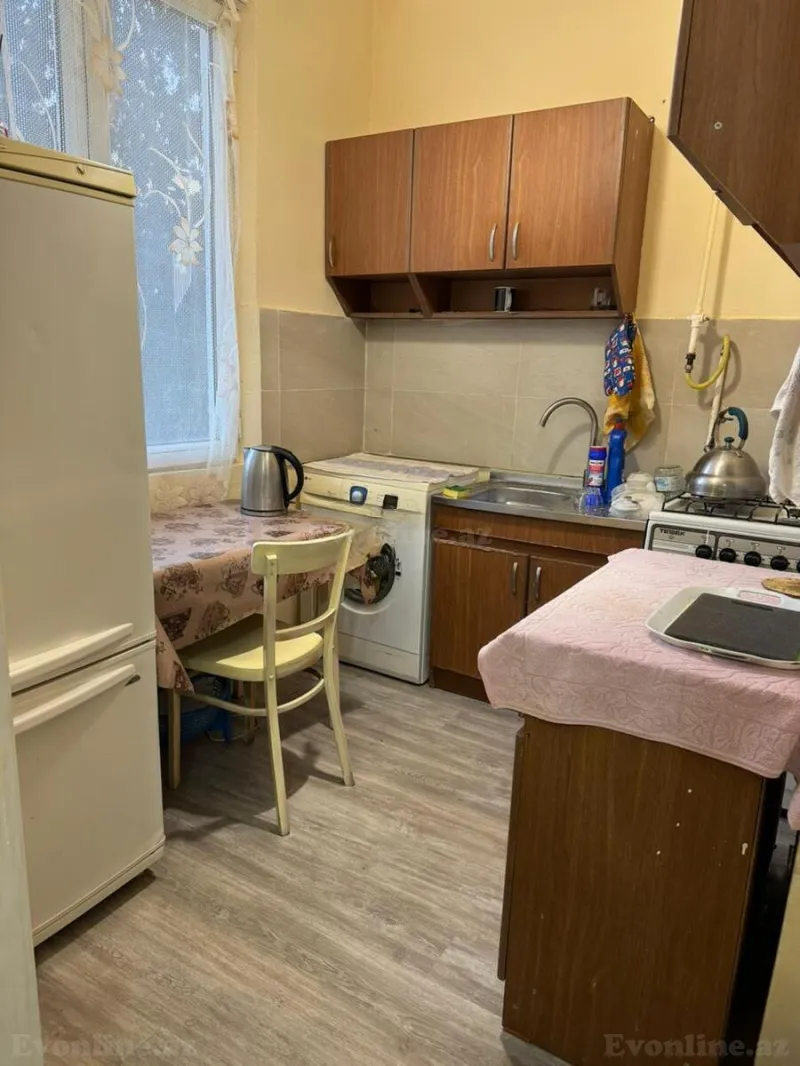 Kirayə verilir 2 otaqlı Mənzil Köhnə tikili 55 m² Memar Əcəmi m. - şəkil 4