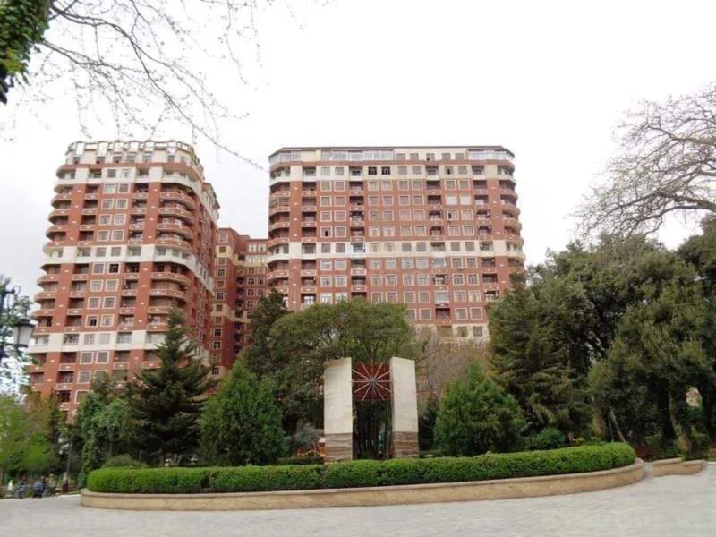 3 otaqlı Mənzil 178 m² Nizami m. Satılır