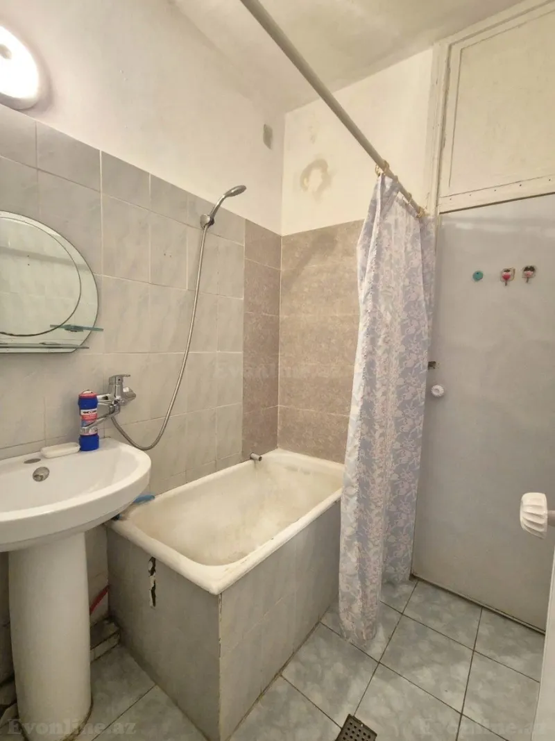 Kirayə verilir 2 otaqlı Mənzil Köhnə tikili 55 m² Memar Əcəmi m. - şəkil 7